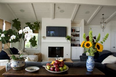 The great room, always available are fresh fruits, homemade sweets, plasma TV and dvd player