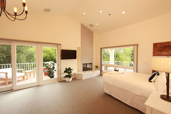 Private Room Cliffside Malibu