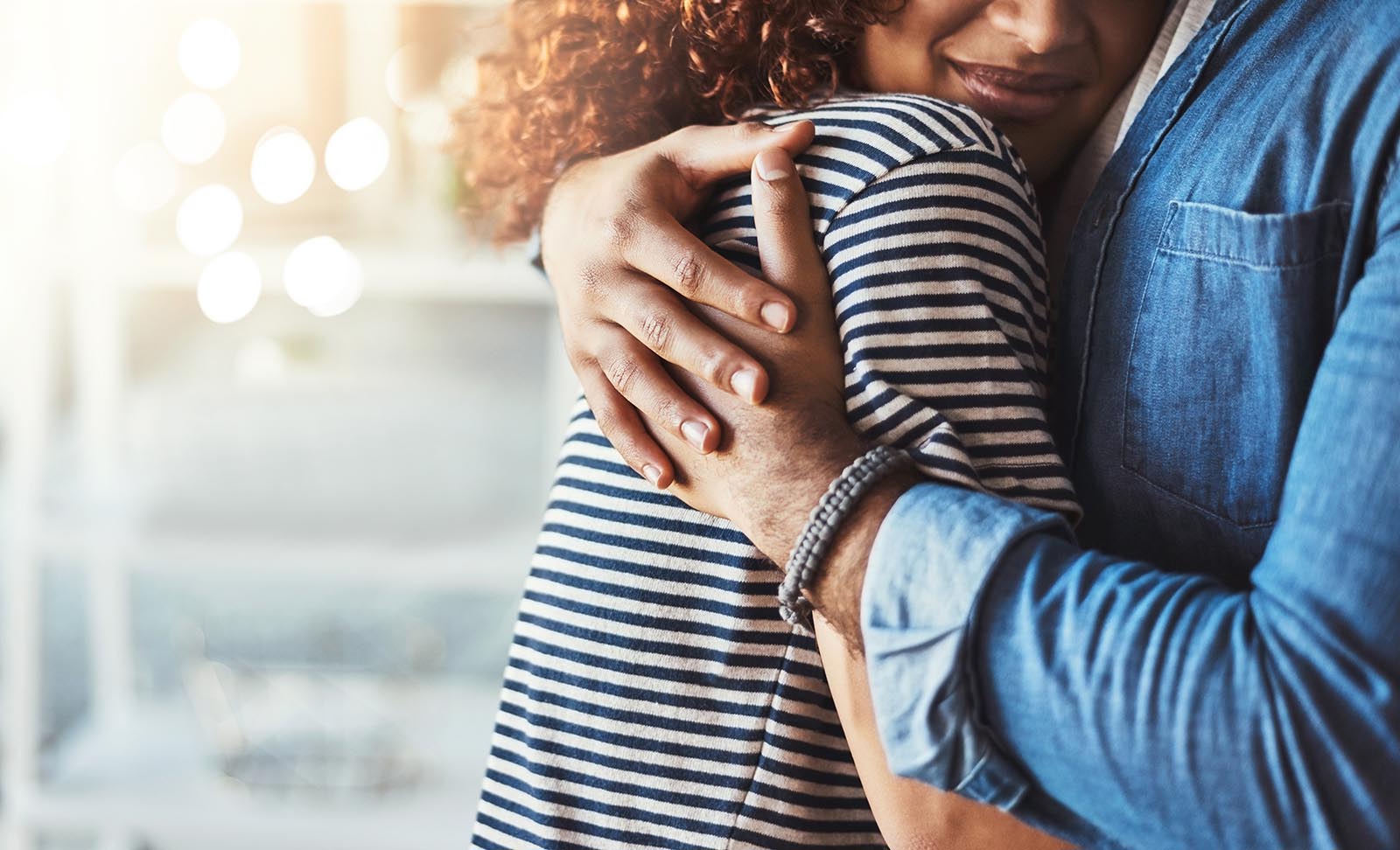 What to expect from an IOP program at Cliffside Malibu, two people hugging.